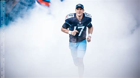 Titans Qb Ryan Tannehill Takes Flight As A New Pilot