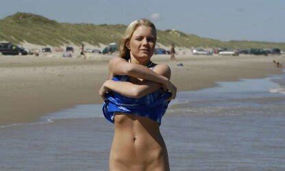 Tarde De Playa ZB Porn