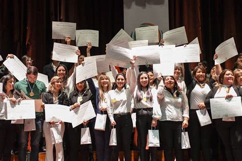 Nueva colación de grados de la Universidad del Chubut con 72 egresados