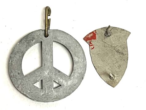 US Vietnam MACV Fuck You DUI And Peace Medalion Enemy Militaria