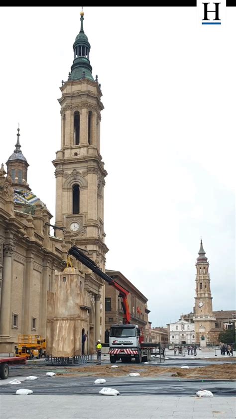 Comienza La Instalaci N Del Gran Bel N De Navidad En La Plaza Del Pilar