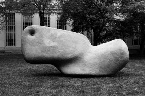 This 1-ton monolithic sculpture can be moved with a single finger ...