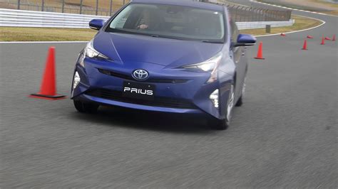 Toyota Prius Iv Im Fahrbericht Auto Motor Und Sport