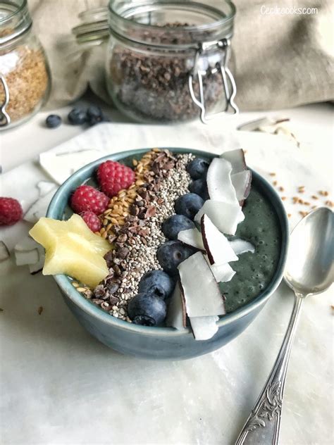 Smoothie bowl à la spiruline vegan sans gluten Cecilecooks