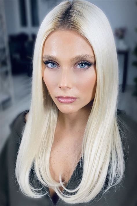 Pin By M On Hair Goals Beautiful Blonde Hair Bleach Blonde Hair Hair Laid