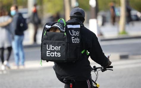 Uber Eats Deliveroo grâce aux livreurs les restaurants limitent la