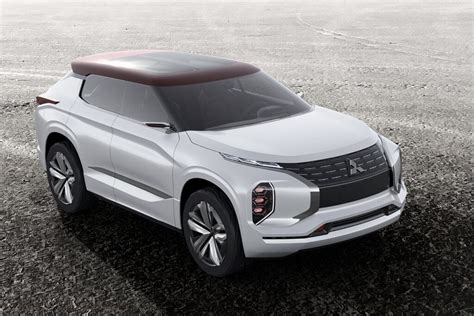 mitsubishi reveals bold suv concept