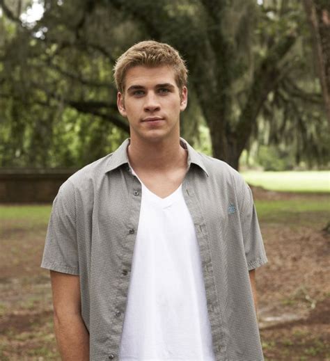 Liam Hemsworth's Hottest Movie Moments | J-14