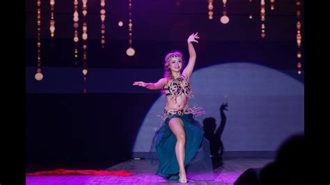 Деденева София солистка школы восточного танца Бисер - YouTube