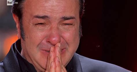 The Voice Senior Pino In Lacrime Chi Il Concorrente Che Fa