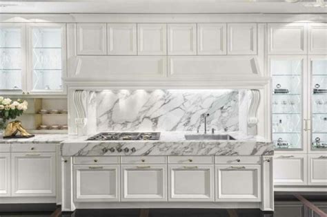 Кухни из массива дерева на заказ по индивидуальным проектам купить от ...