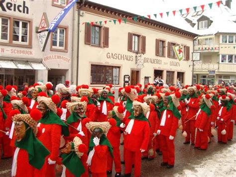 Elzach Elzacher Schuttig Traditionelles Ausrufen Der Fasnet Heute Um