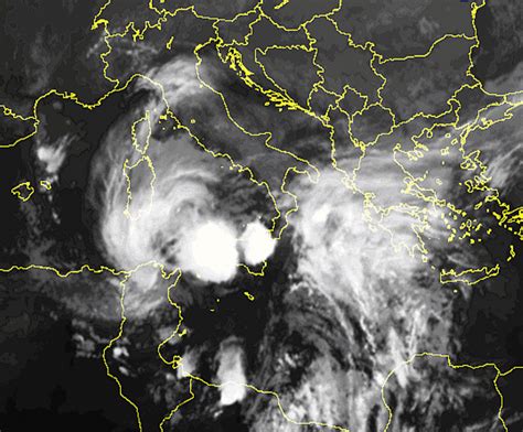 Maltempo Il Ciclone Mediterraneo Risale La Sicilia Primi Nubifragi