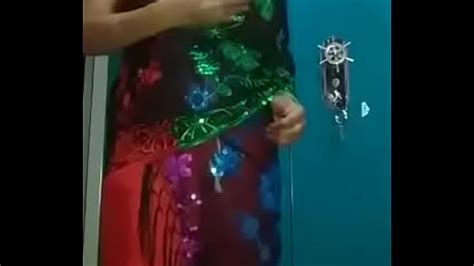 Desi Bhabhi In Traditional Sari Getting Naked Freehdx Xxx Mobile Porno Videos Movies