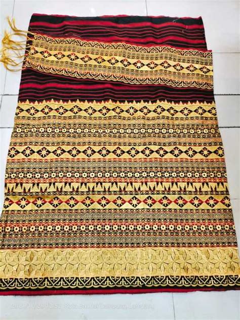 Kain Sarung Songket Bordir Tapis Lampung Pakaian Adat Tradisional