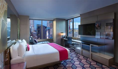 W New York Times Square Hotel Review – PureWow