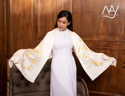 Kh N Cho Ng L A Cao C P Th U Hoa Sen M U Nude Qu T Ng I T C Sang Tr Ng