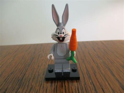 Looney Tunes Bugs Bunny LEGO Minifigure - Combined Shipping | #3926996166