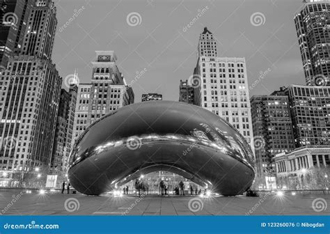 Chicago bean at night editorial photo. Image of sightseeing - 123260076