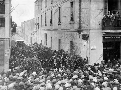 Descubrimiento De La Lápida De Bronce Que Varias Sociedades Obreras Dedican Al Archivo Abc