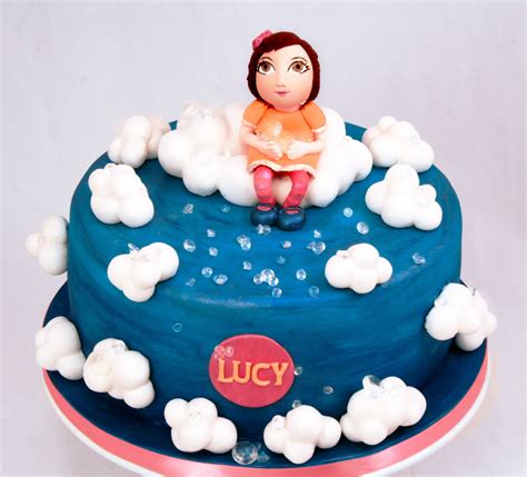 Flour and Fondant: Lucy Cake