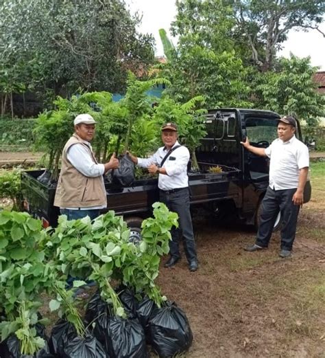 Pemdes Ajak Warga Tanami Lahan Kosong Sumedang Ekspres