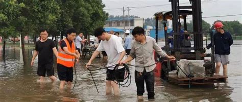 【聚焦】河南省新乡县民兵主动参与防汛抢险筑牢人民群众生命财产“挡水墙” 人武部 排涝 进行