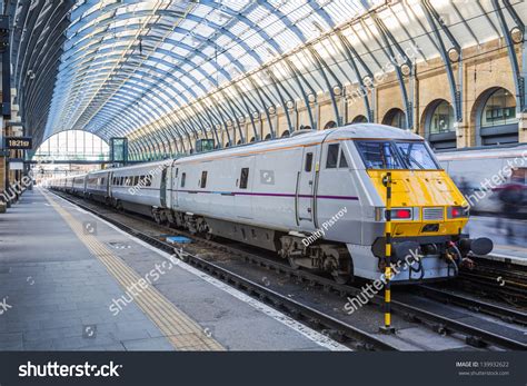 Train Kings Cross Railway Station Stock Photo 139932622 | Shutterstock