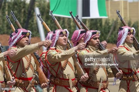 6,955 Saudi Arabia Soldiers Stock Photos, High-Res Pictures, and Images ...