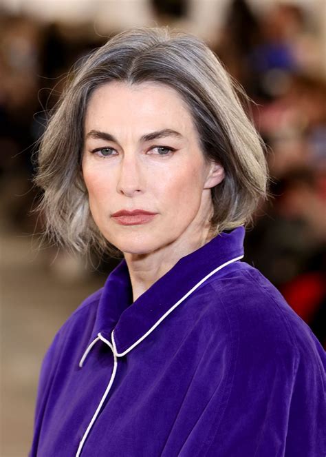 Expect more elegant gray hair styles long on runways next year 33