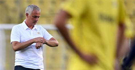 Fenerbahce Trainer Jose Mourinhou beschwert sich über türkischen Fußball