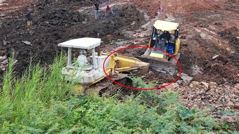 Incredible Dump Truck And Bulldozer Stuck In Mud Was Recovery Pushing