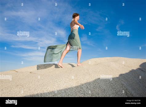 Sch Ne Reife Frauen Strand Bikini Fotos Und Bildmaterial In Hoher Aufl Sung Alamy
