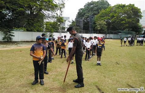 Royalists Receive Army Drill Training | Sri Lanka Army