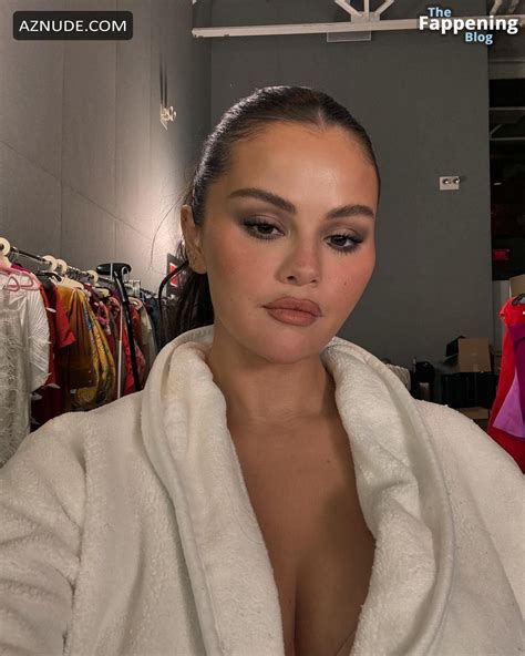 Selena Gomez Sexy And Attractive Photos Showing Off Her Hot Cleavage Aznude