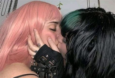 Black Lesbians Lesbians Kissing Pink And Black Hair Pink Hair Emo