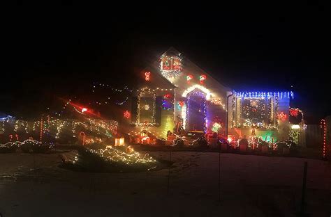 Holiday Light Contest Winner Is Crescent Road West The Graphic Leader