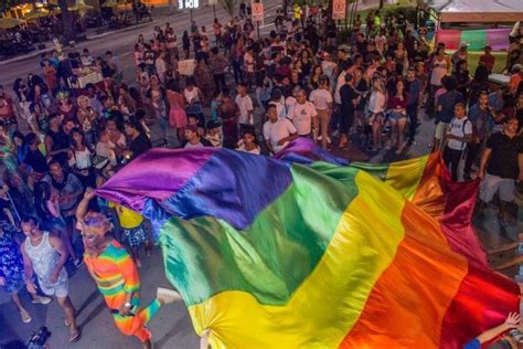 Câmara de João Pessoa aprova PL que proíbe crianças em parada gay agressão contra a família