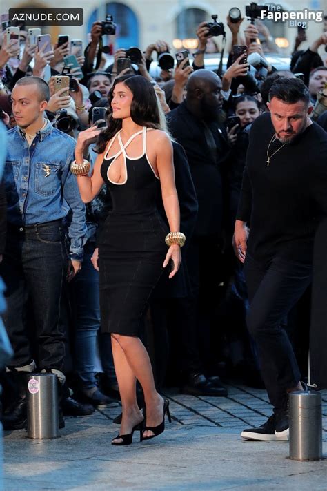Kylie Jenner Sexy Flaunts Her Hot Cleavage Legs And Figure At The Schiaparelli Fashion Show In