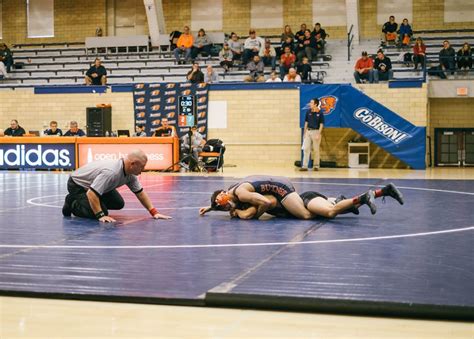 Wrestling Goes 2 1 At Quad Dual Meet To Start The Season The Bucknellian