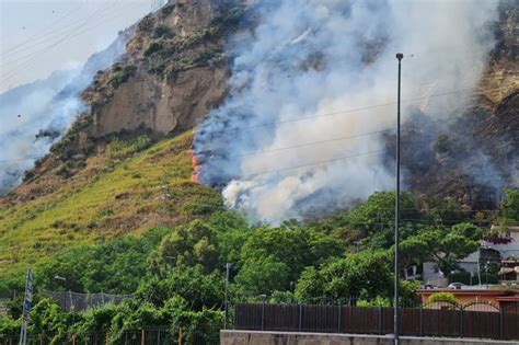 Notizie Su Incendi A Napoli In Tempo Reale Napoli Fanpage