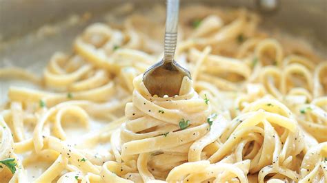 Garlic Fettuccine Alfredo Recipe