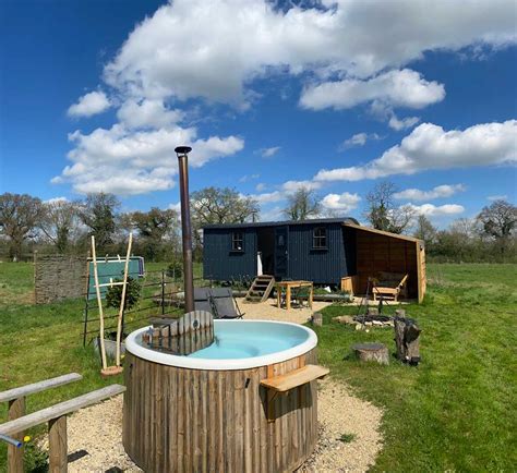 Discover The Best Glamping In United Kingdom With Hot Tub
