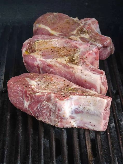 Grilling Pork Chops to Perfection 🥩 - I'd Rather Be A Chef