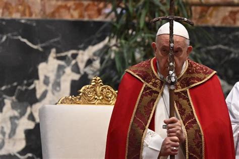 Papa Francesco Le Sue Condizioni Di Salute Preoccupano I Fedeli Il