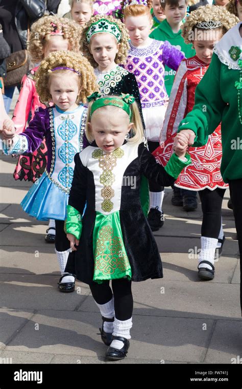 Girls Dressed In Traditional Irish Clothing For The St Patricks Day