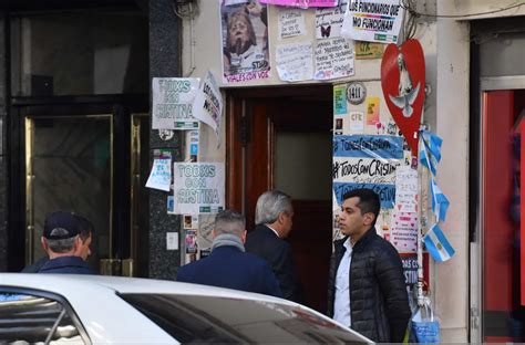 Le Parti Au Pouvoir Descend Dans La Rue Pour Soutenir Cristina Kirchner