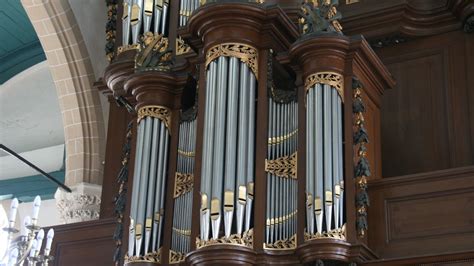 Leo Van Doeselaar Geeft Een Concert Op Het Jaar Oude B Tz Orgel