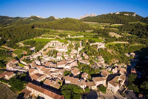 Interesting Facts about Gigondas in Rhône region | Winetourism.com