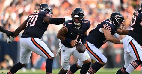 Chicago Bears offensive line lags behind in early grading - Sports ...